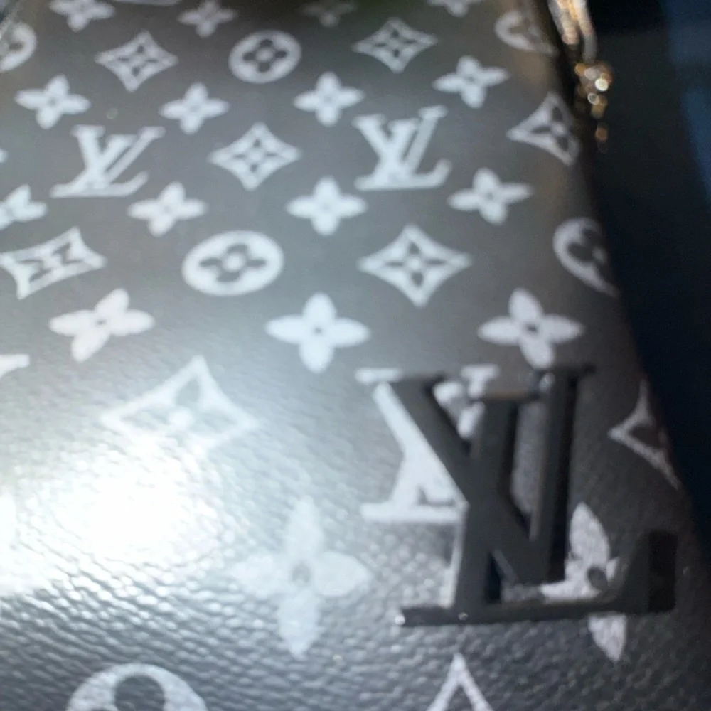 Louis Vuitton video put